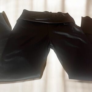 💥Shiny Black Leggings – Women’s Size Small
